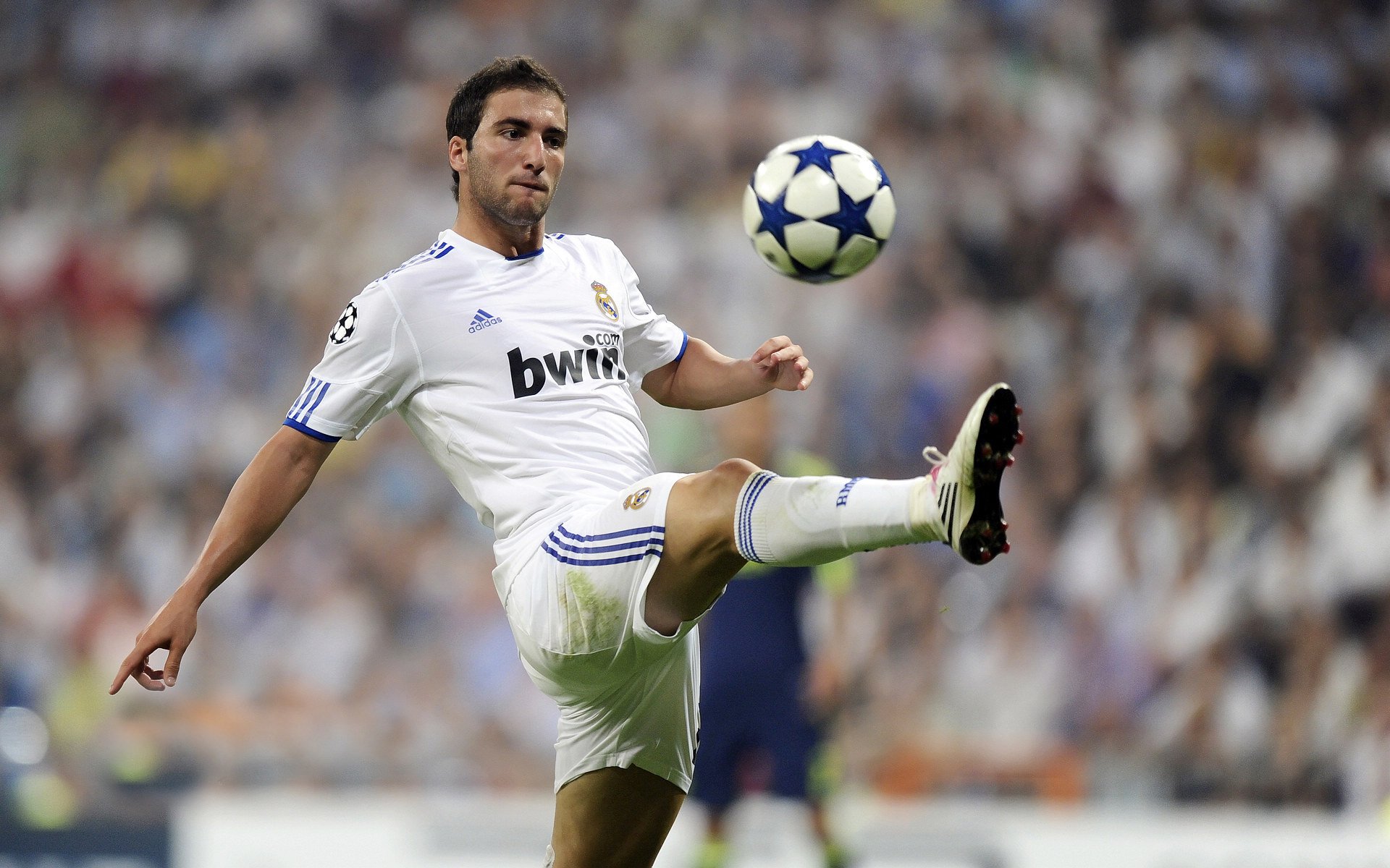 世界杯激情碰撞：终场哨响前的绝妙瞬间，世界杯哨子